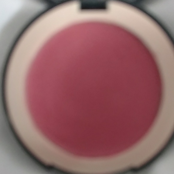 Doll10 cream blush in the in the color pinch me - Picture 3 of 4
